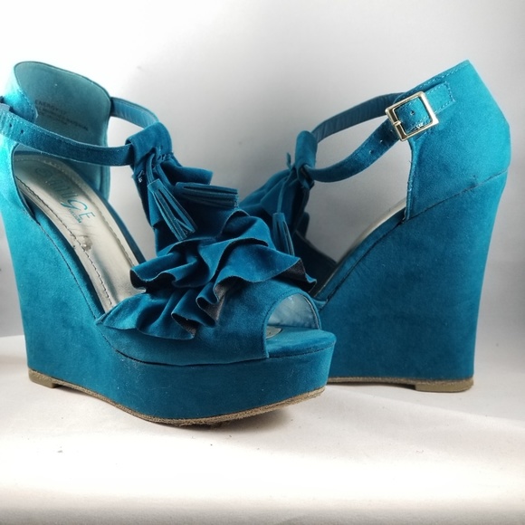 Rouge Helium Shoes - Wedges